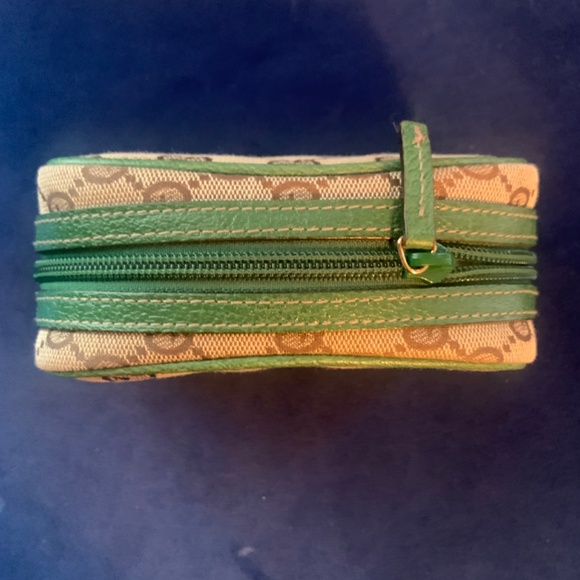 NWOT Authentic Vintage Gucci Signature Pochette with Green Leather Trim - Picture 6 of 9